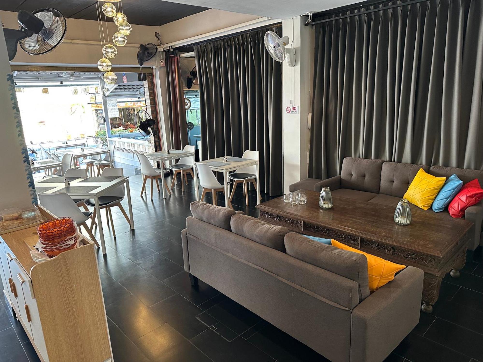 Lotus Art Guesthouse Pattaya Exterior photo